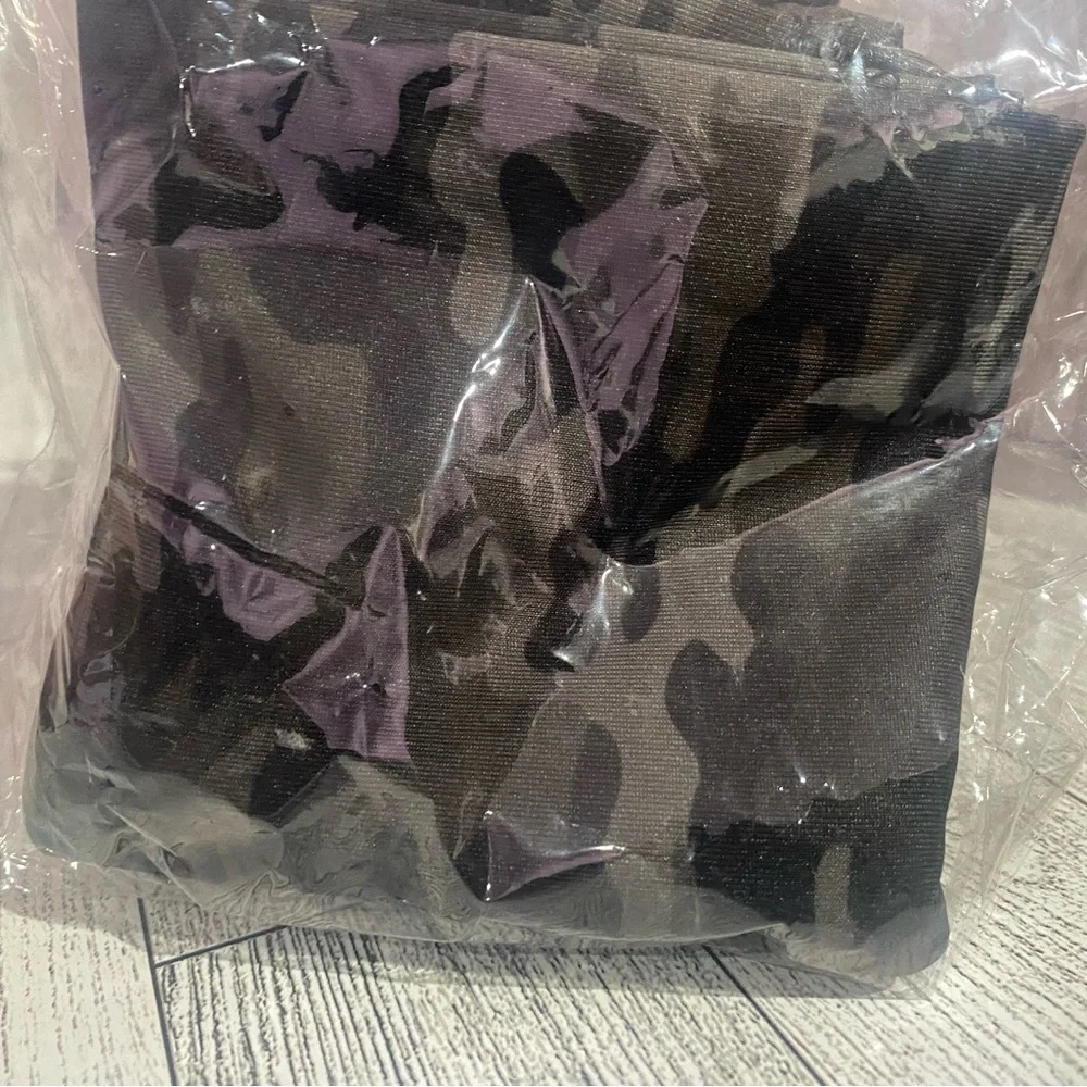 NWT. Neck Gaitor for kids